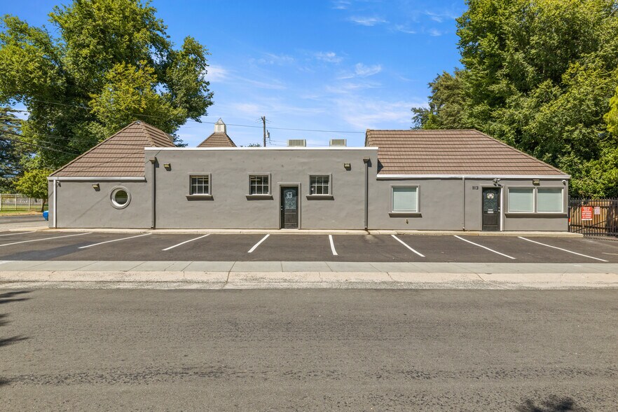 More Photos Of 1113 Castro Way, Sacramento Office For Sale