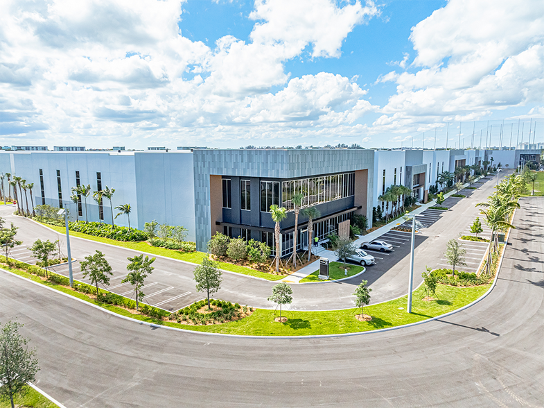 More Photos Of 311 Racetrack Loop, Pompano Beach Unknown For Lease