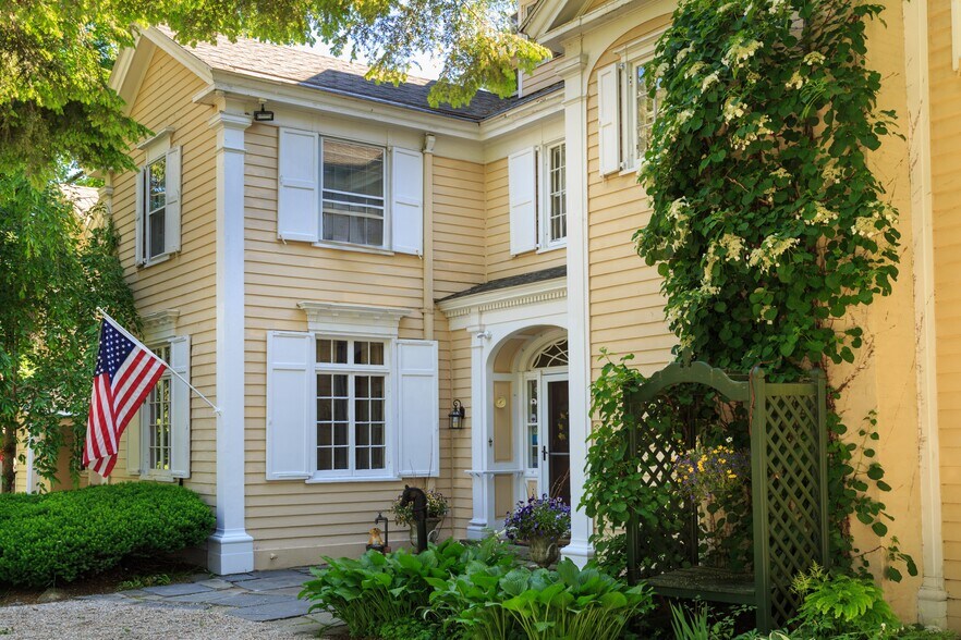 More Photos Of 85 Stockbridge Rd, Lee Hospitality For Sale