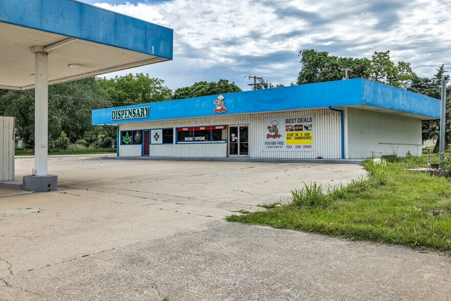 More Photos Of 101 S Main Street, Spavinaw Restaurant For Sale