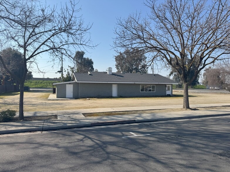 More Photos Of 1671 Simpson St, Kingsburg General Retail For Sale