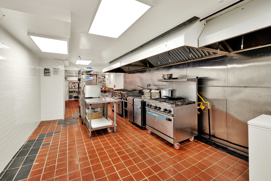 More Photos Of 95 2nd Ave, New York Apartments For Lease