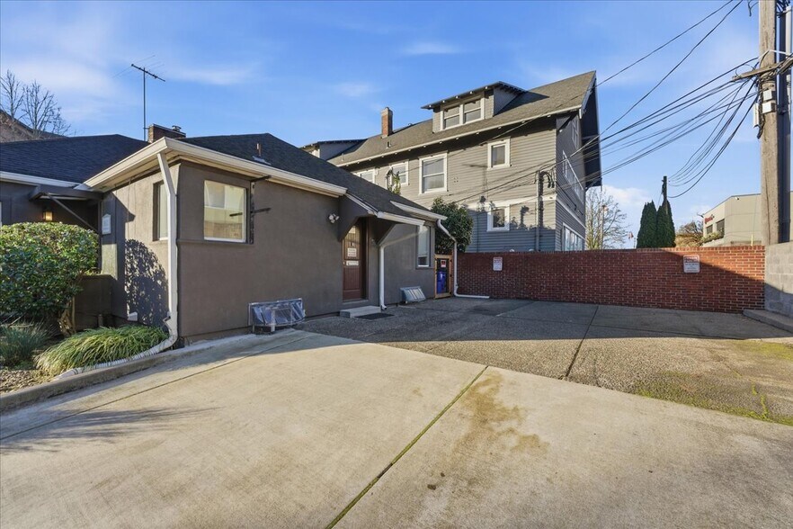 More Photos Of 1607-1611 NE 16th Ave, Portland Office For Lease