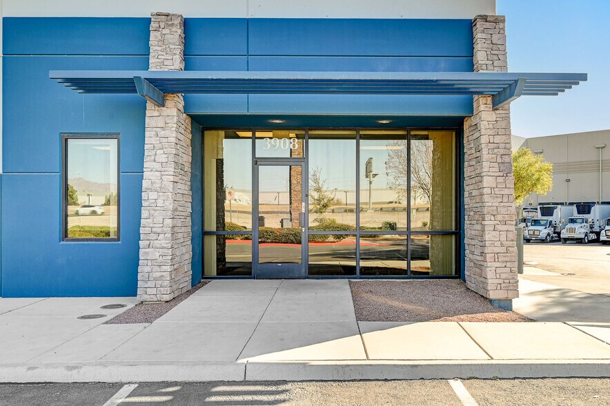 More Photos Of 3908 Civic Center Dr, North Las Vegas Distribution For Lease