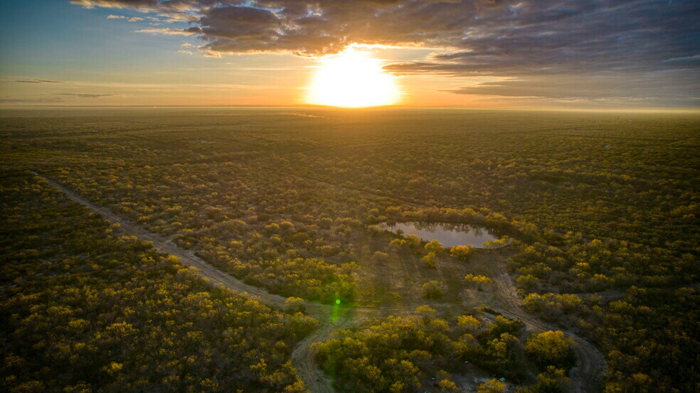 More Photos Of County Road 422, Pleasanton Land For Sale