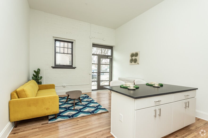 More Photos Of 1729 Grand Ave, Des Moines Apartments For Sale