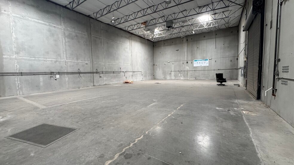 More Photos Of 6675 Schuster St, Las Vegas Warehouse For Lease