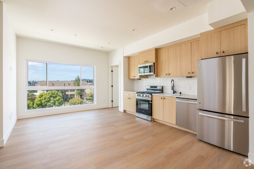 More Photos Of 611 N Virgil Ave, Los Angeles Apartments For Lease