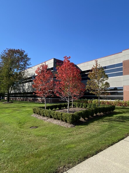 Primary Photo Of 30201 Orchard Lake Rd, Farmington Hills Office For Lease