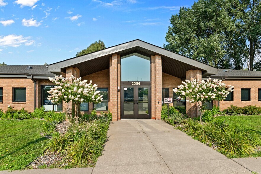 More Photos Of 2056 Woodlane Dr, Woodbury Medical For Sale