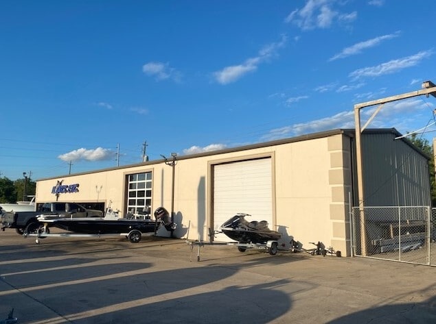 More Photos Of 331 Highway 146 S, La Porte Warehouse For Lease