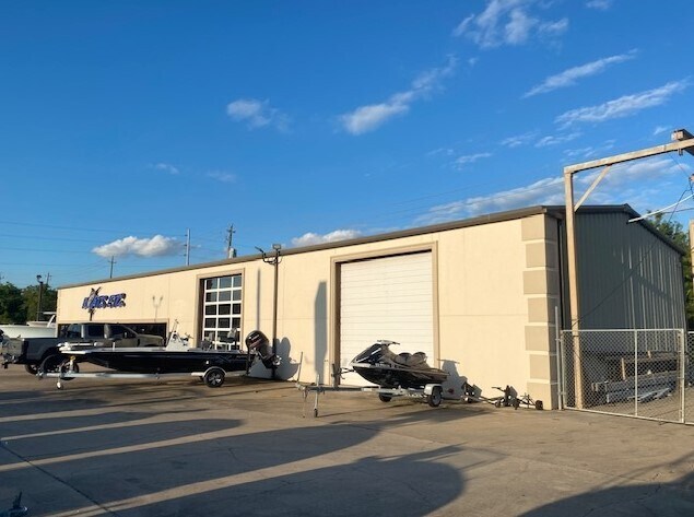 More Photos Of 331 Highway 146 S, La Porte Warehouse For Sale