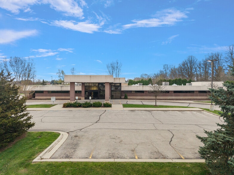 More Photos Of 1794 N Lapeer Rd, Lapeer Medical For Lease