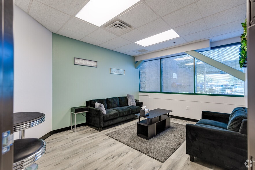 More Photos Of 2470 St Rose Pky, Henderson Unknown For Lease