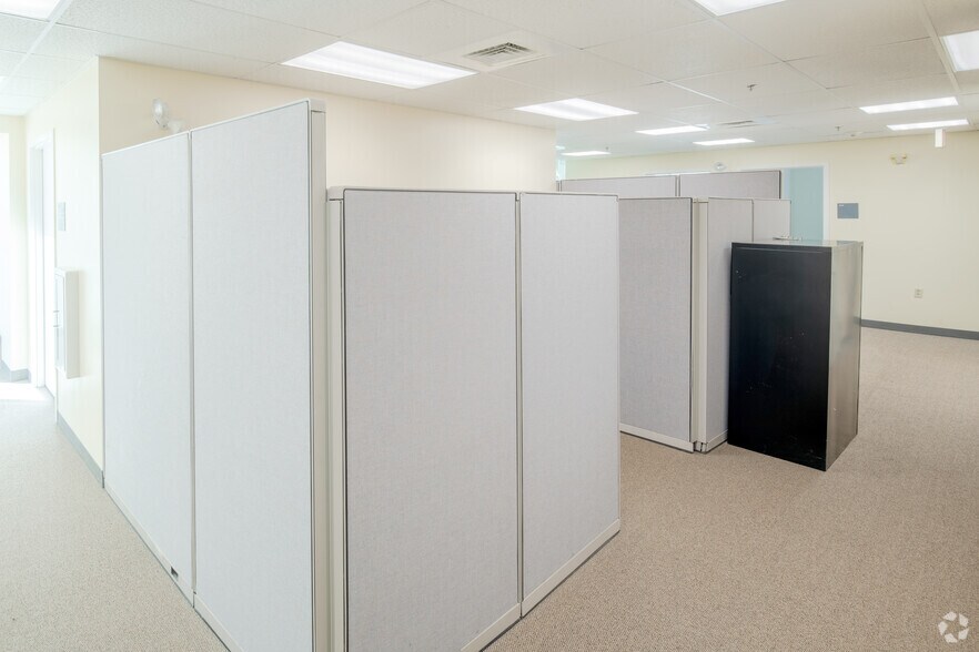 More Photos Of 45 Willard Ave, Providence Medical For Sale