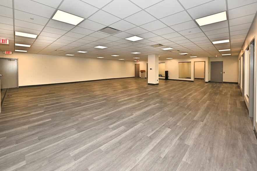 More Photos Of 50 Tice Blvd, Woodcliff Lake Office For Lease