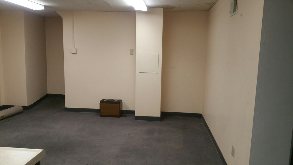 More Photos Of 505-511 5th St, Sioux City Office For Sale