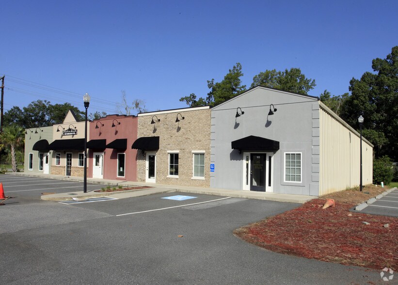 Primary Photo Of 705 Main St, Hardeeville General Retail For Lease