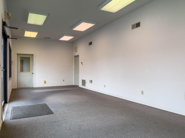 More Photos Of 703 Miami St, Urbana Storefront Retail Office For Sale