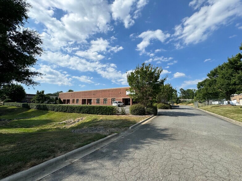 More Photos Of 1010 Van Buren Ave, Indian Trail Light Distribution For Lease