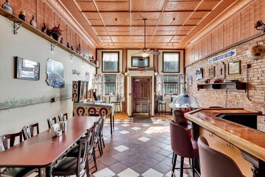 More Photos Of 68 Main St, Whitehall Flex For Sale