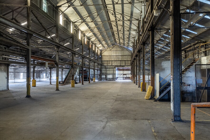 More Photos Of 2127 Hubbard St, Jacksonville Manufacturing For Sale