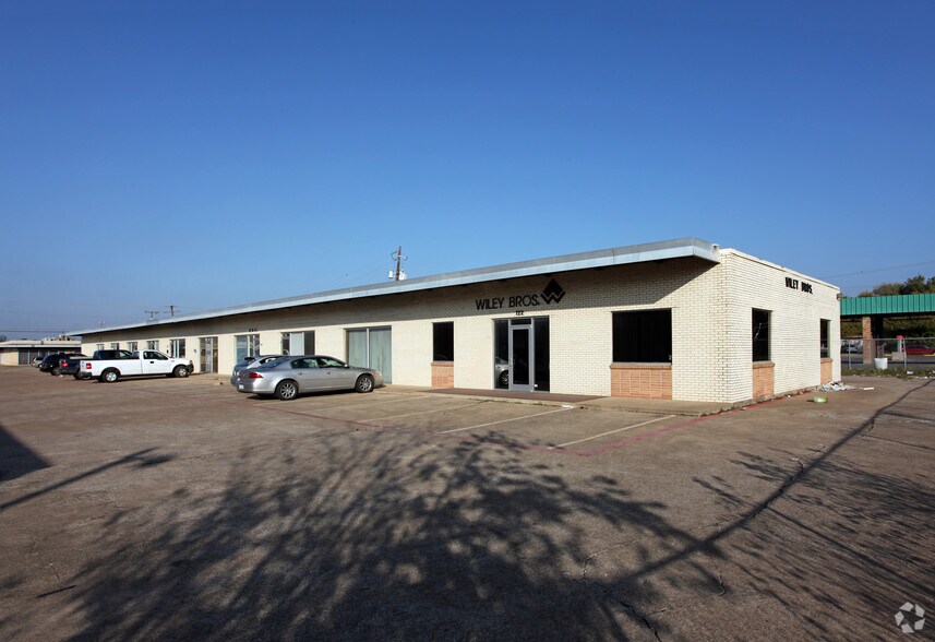 More Photos Of 9990 Monroe Dr, Dallas Flex For Lease
