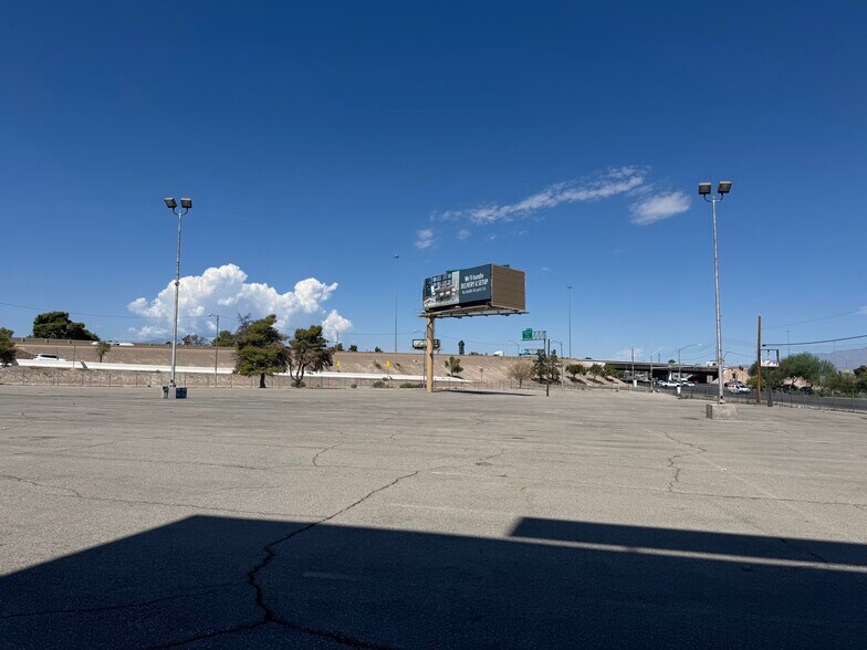 More Photos Of 3984 Boulder Highway Hwy, Las Vegas Land For Lease
