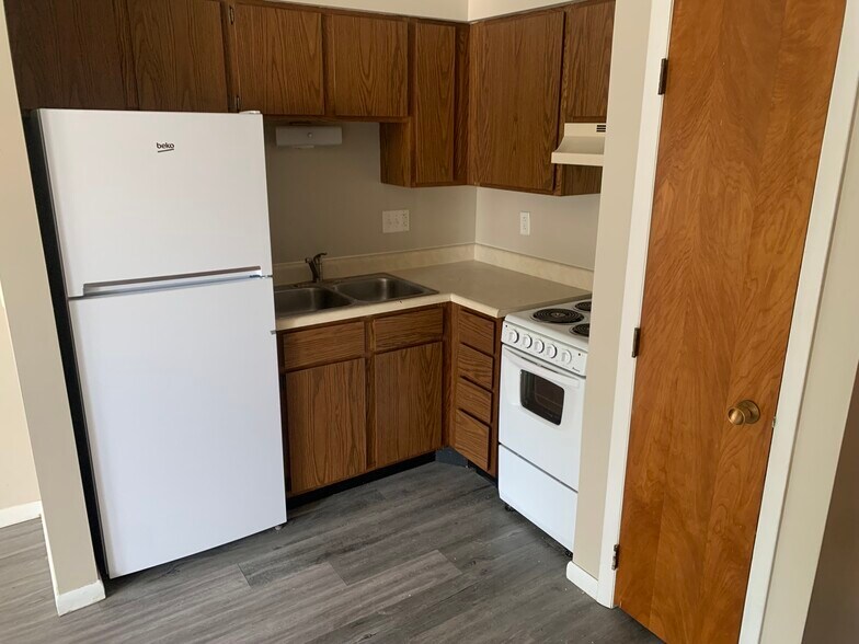 More Photos Of 1524 38th St, Rock Island Office Residential For Sale
