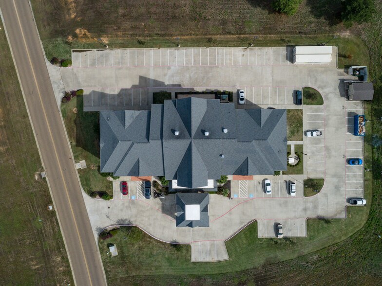 More Photos Of 1918 University Ave, Texarkana Hotel For Sale