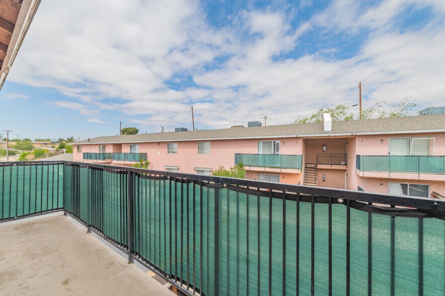 More Photos Of 16518 Avalon Ave, Victorville Apartments For Sale
