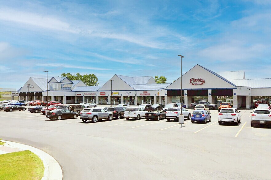 Primary Photo Of 10002-10112 Highland Rd, Hartland Freestanding For Lease