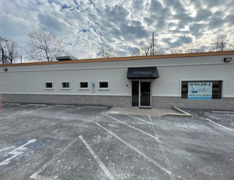 More Photos Of 178 Lancaster Ave, Malvern Storefront For Lease
