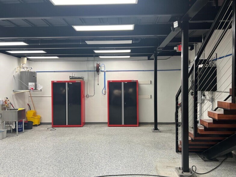 More Photos Of 1200 NE 15th St, Fort Lauderdale Warehouse For Sale