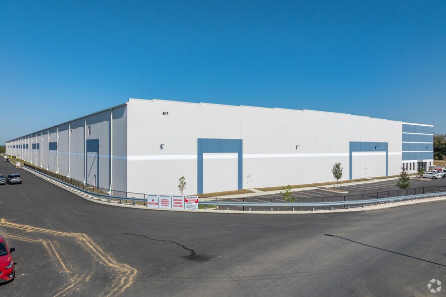 Primary Photo Of 403 South Chiques Rd, Manheim Distribution For Lease