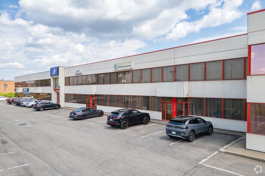 More Photos Of 9260-9300 Blvd Henri Bourassa W, Montréal Light Distribution For Lease