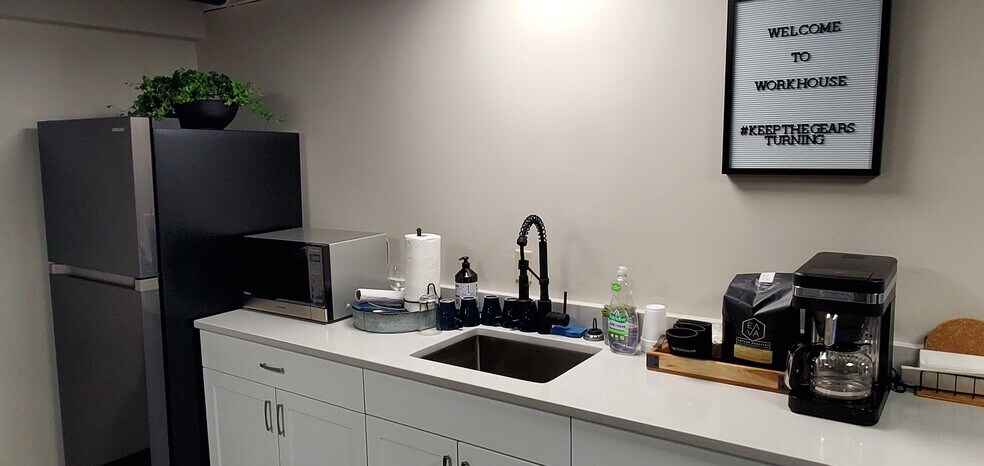 More Photos Of 1529 W North A St, Tampa Office Residential For Lease