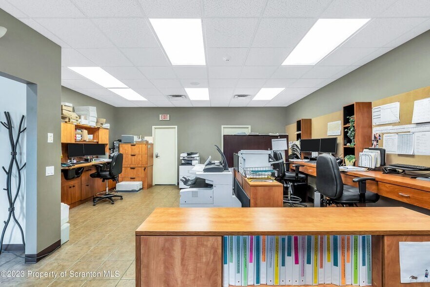 More Photos Of 7 Oakwood Dr, Scranton Storefront Retail Office For Sale