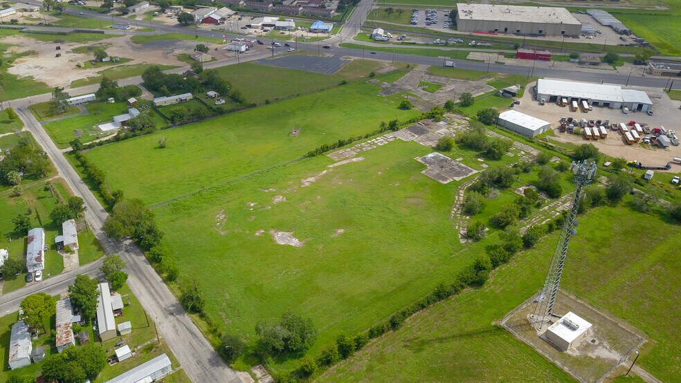 More Photos Of 2608 PlainView St, Victoria Land For Sale