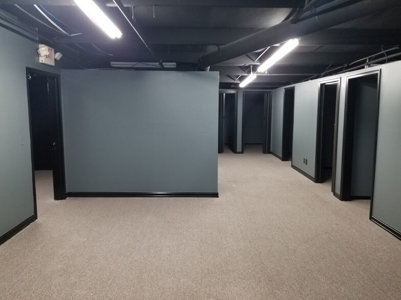 More Photos Of 11367 E 61st St, Broken Arrow Manufacturing For Lease