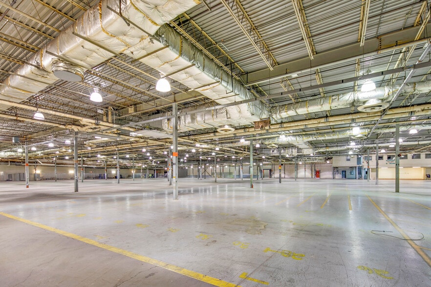 More Photos Of 3036 Gillespie St, Fayetteville Manufacturing For Lease