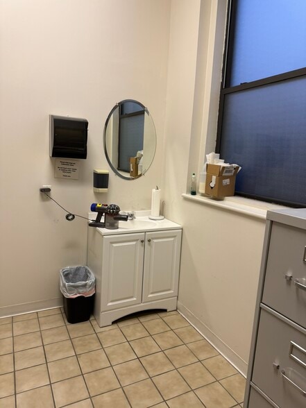 More Photos Of 114 Pearl St, Port Chester Light Distribution For Lease