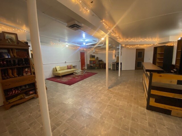 More Photos Of 606 Mount Rose St, Reno Storefront Retail Office For Lease