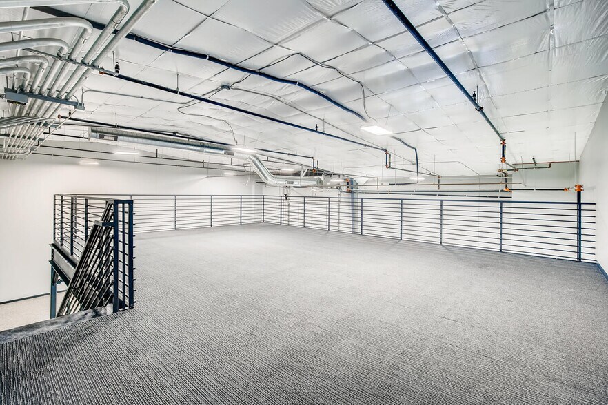 More Photos Of 7637 Fm 3009, Schertz Light Distribution For Sale