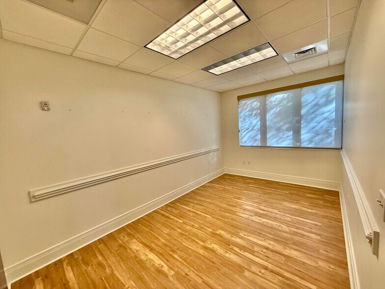 More Photos Of 76 Peachtree Rd, Asheville Medical For Lease
