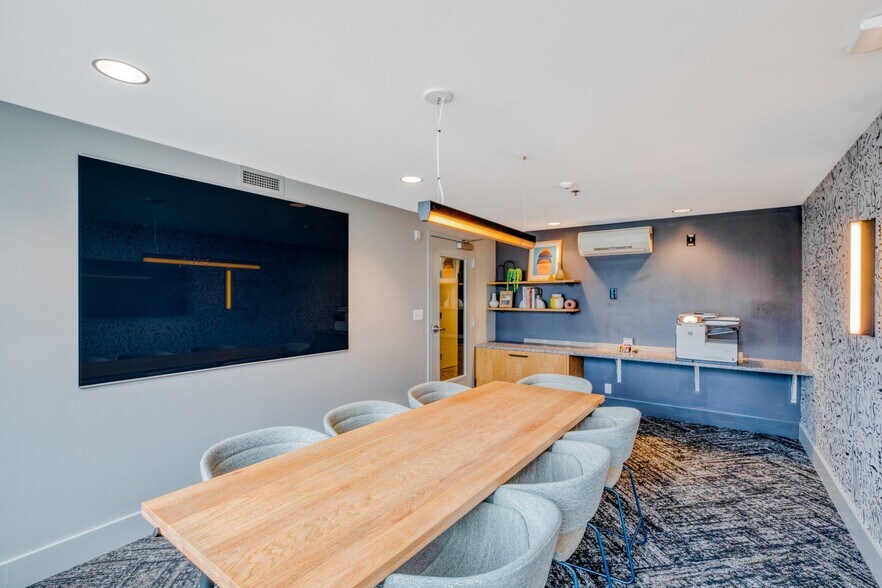 More Photos Of 2105 5th Ave, Seattle Apartments For Lease