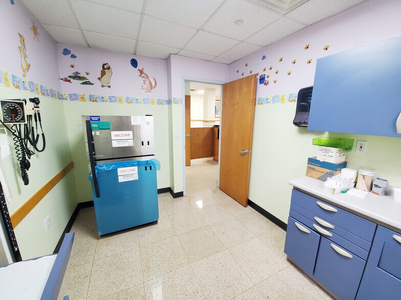 More Photos Of 128-138 Mott St, New York Medical For Sale