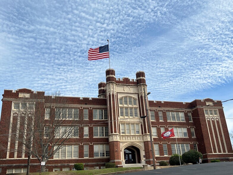 More Photos Of 125 Oak St, Hot Springs Apartments For Lease