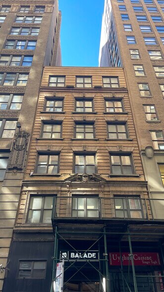 More Photos Of 144 W 37th St, New York Office For Lease