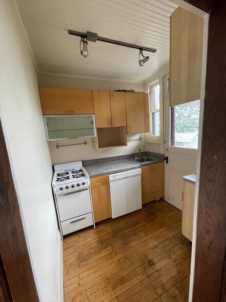 More Photos Of 811 16th St, Des Moines Apartments For Sale